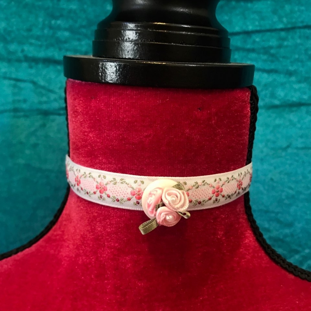 💖🌸Cottagecore Lolita Ribbon Choker w/Rose Pendant
